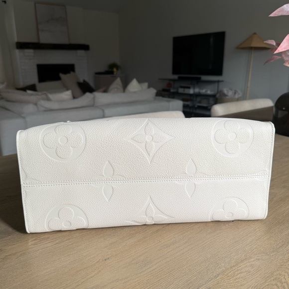 FLAWLESS Louis Vuitton On the Go GM Cream Empreinte Leather - Picture 10 of 15